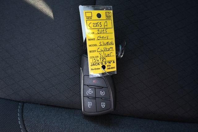 2025 Chevrolet Silverado 1500 Custom