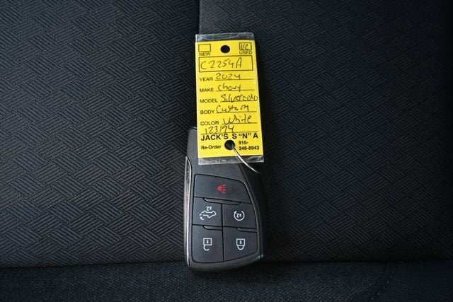 2024 Chevrolet Silverado 1500 Custom