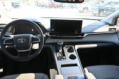 2025 Toyota Sienna XLE