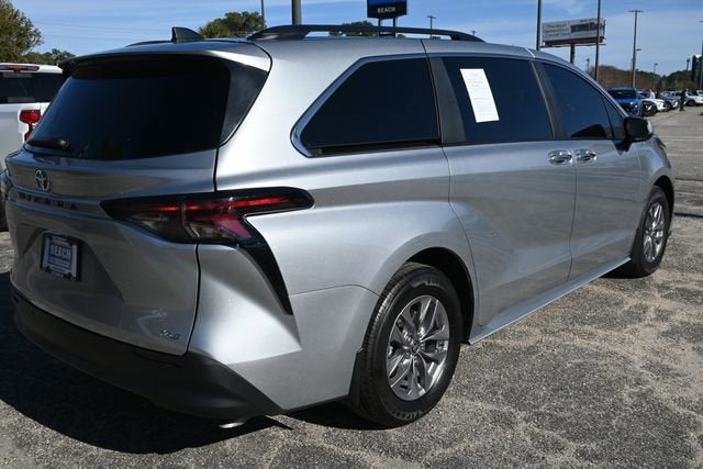 2025 Toyota Sienna XLE