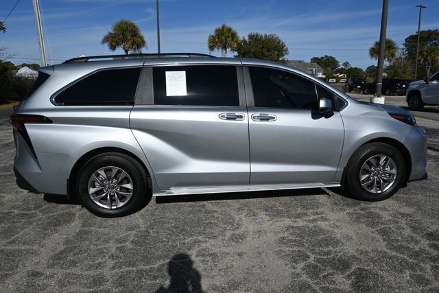 2025 Toyota Sienna XLE