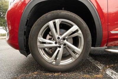 2024 Volkswagen Atlas Cross Sport 2.0T SEL R-Line