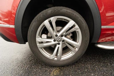 2024 Volkswagen Atlas Cross Sport 2.0T SEL R-Line