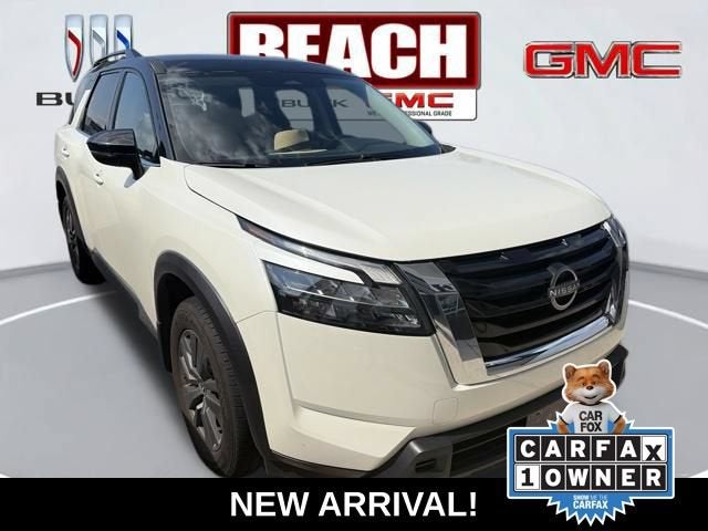 2024 Nissan Pathfinder SV
