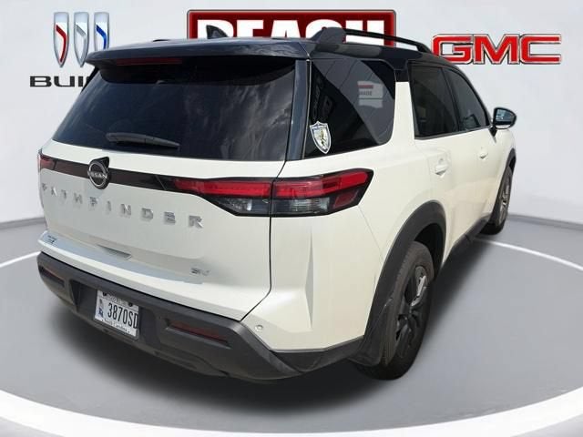 2024 Nissan Pathfinder SV