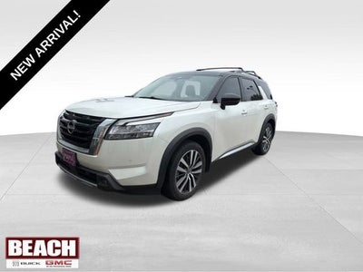 2022 Nissan Pathfinder Platinum