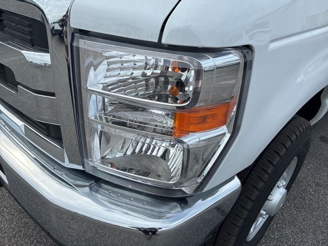 2026 Ford E-350SD Base Cutaway