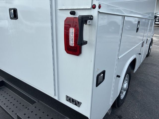 2026 Ford E-350SD Base Cutaway