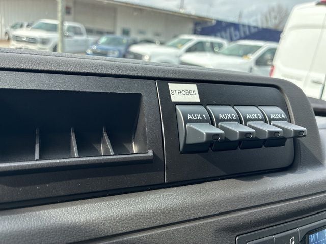 2026 Ford E-350SD Base Cutaway