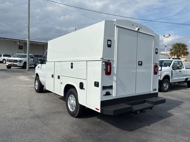 2026 Ford E-350SD Base Cutaway