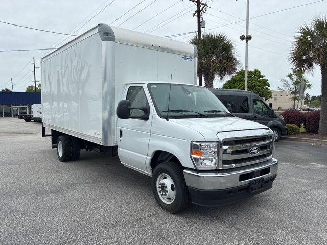 2026 Ford E-450SD Base