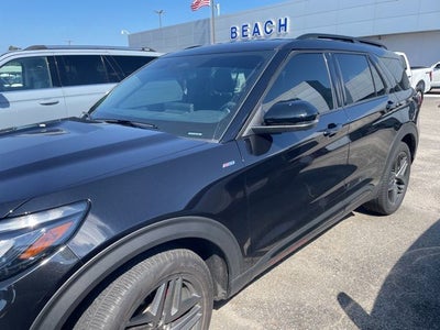 2025 Ford Explorer ST-Line