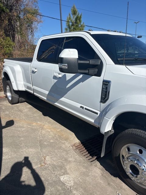 2022 Ford F-450SD Lariat DRW