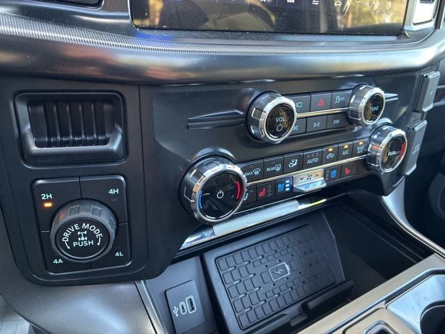 2026 Ford F-150 Lariat BLACK WIDOW