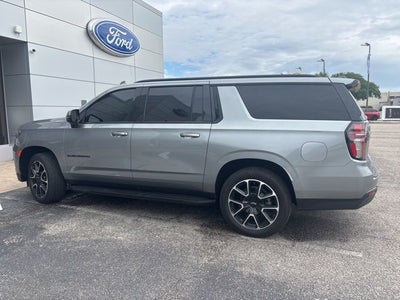 2023 Chevrolet Suburban RST