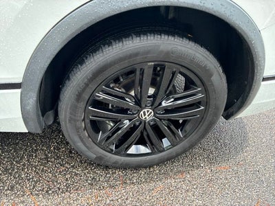 2022 Volkswagen Tiguan 2.0T SE R-Line Black