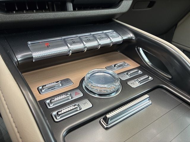 2025 Lincoln Nautilus Reserve