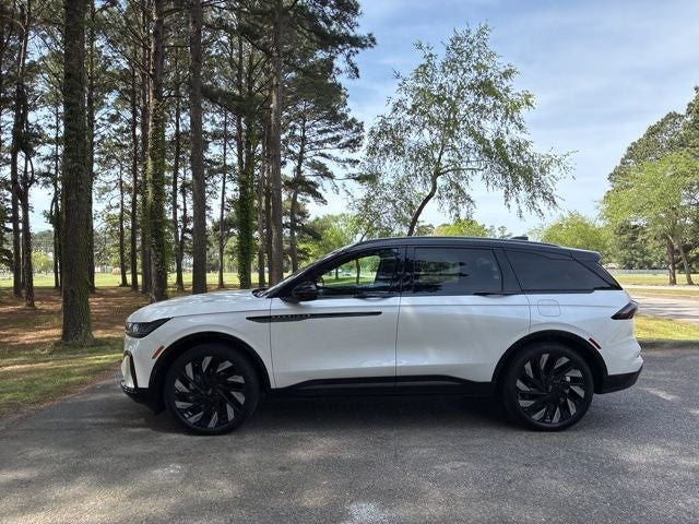 2025 Lincoln Nautilus Reserve