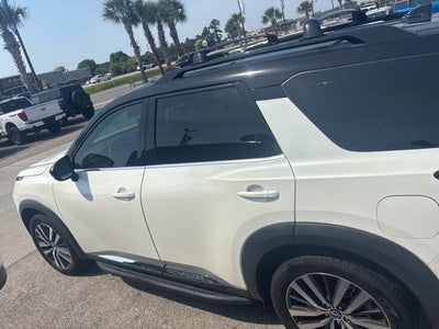 2022 Nissan Pathfinder Platinum