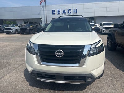 2022 Nissan Pathfinder Platinum