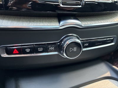 2022 Volvo XC60 B6 Inscription