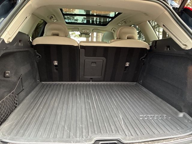 2023 Volvo XC60 B6 Ultimate Dark Theme