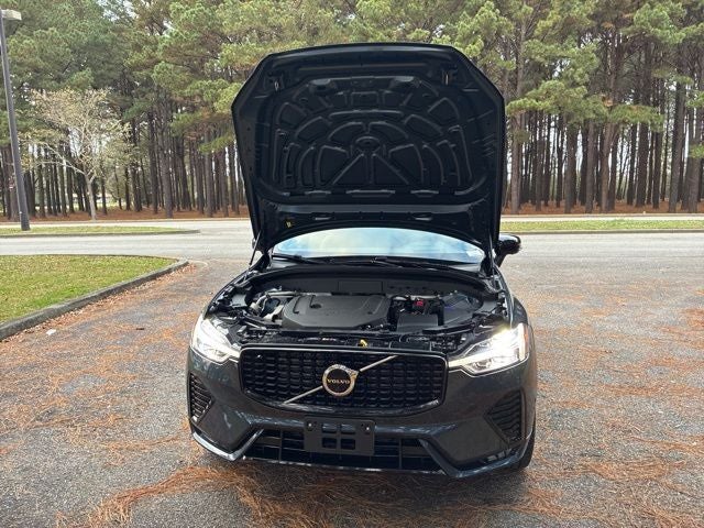 2023 Volvo XC60 B6 Ultimate Dark Theme
