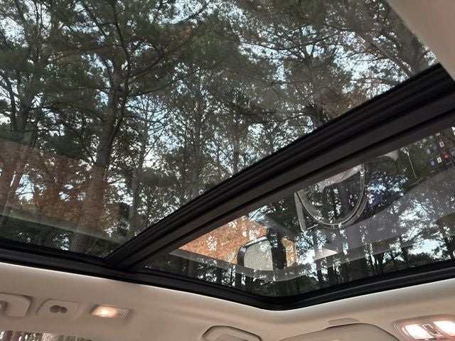 2023 Volvo XC60 B6 Ultimate Dark Theme