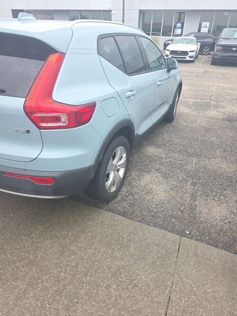 2019 Volvo XC40 Momentum