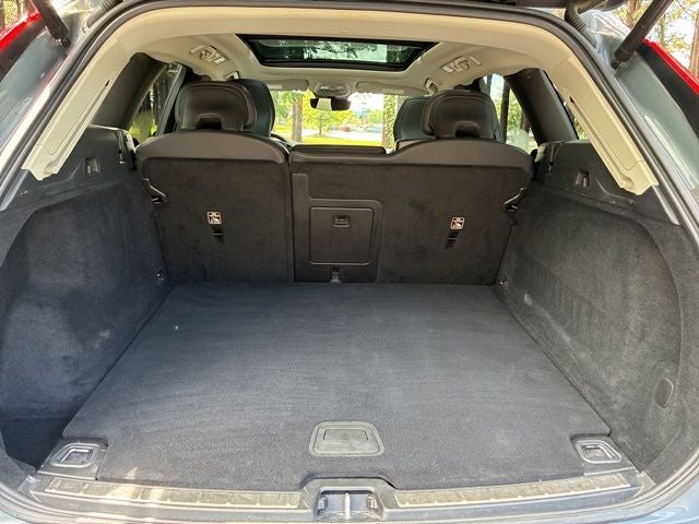 2023 Volvo XC60 B5 Plus Dark Theme