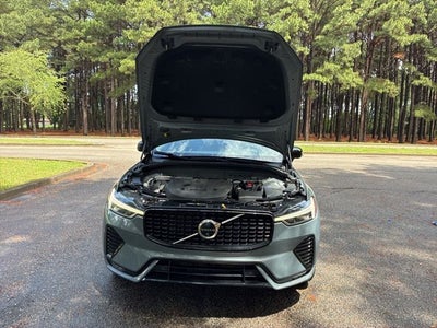2023 Volvo XC60 B5 Plus Dark Theme