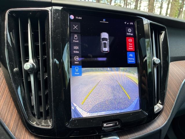 2023 Volvo XC60 B5 Plus Dark Theme