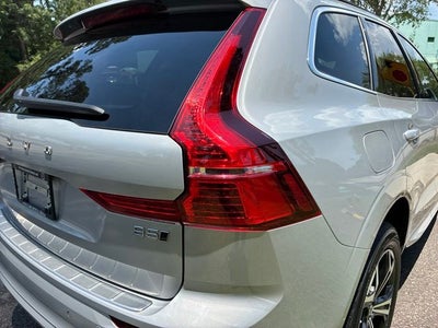 2022 Volvo XC60 B5 Momentum