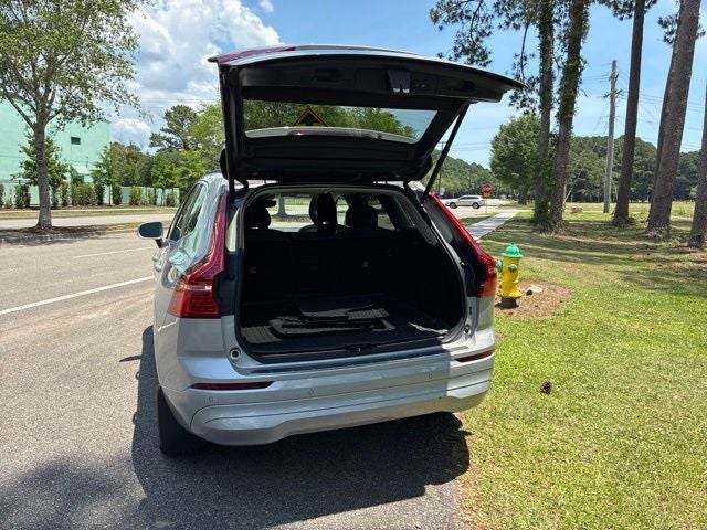 2022 Volvo XC60 B5 Momentum