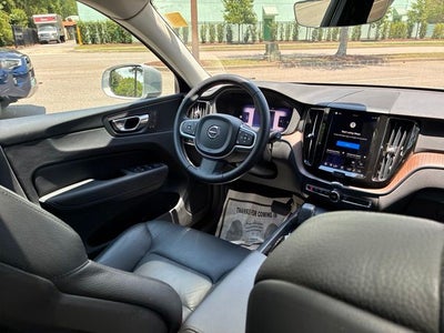 2022 Volvo XC60 B5 Momentum