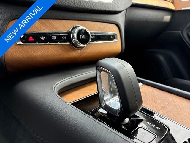 2025 Volvo XC90 B6 Plus 7-Seater