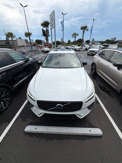 2024 Volvo XC60 B5 Plus Dark Theme