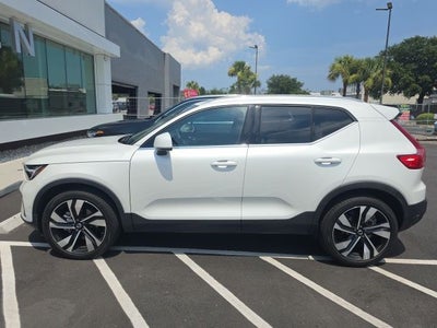 2023 Volvo XC40 B5 Plus Bright Theme