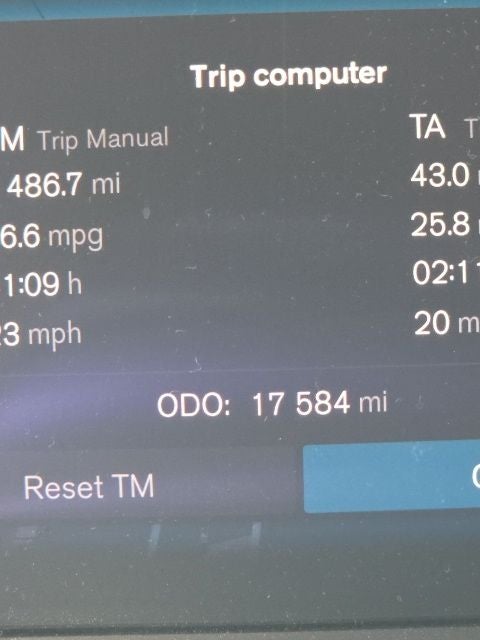 2023 Volvo XC40 B5 Plus Bright Theme